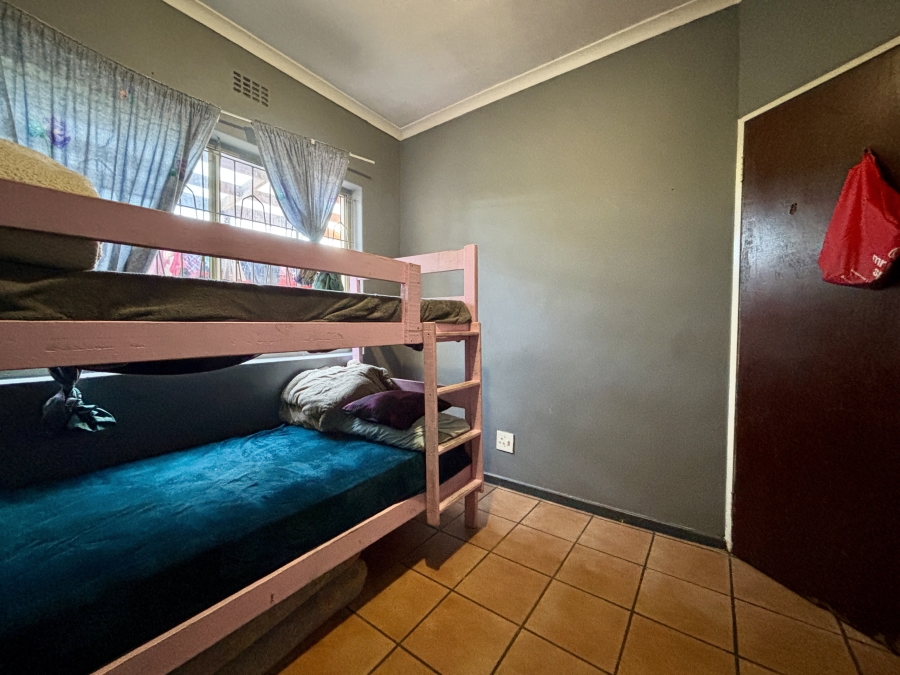2 Bedroom Property for Sale in Oakglen Western Cape